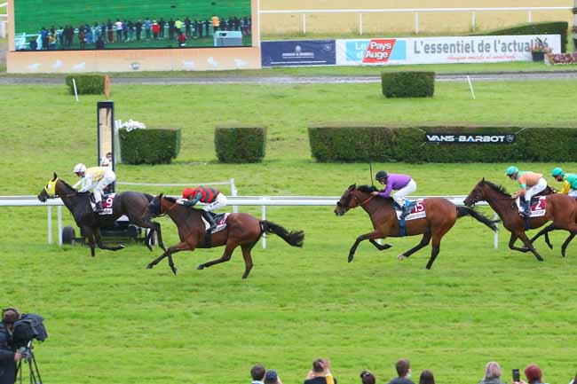 Photo d'arrivée de la course pmu PRIX ESPADRILLE DEAUVILLE (PRIX DE SAINT-LÉGER DUBOSQ) à CLAIREFONTAINE le Lundi 12 juillet 2021