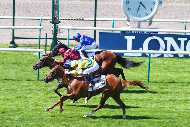 Photo d'arrivée de la course pmu PRIX CHLOE à CHANTILLY le Dimanche 18 juillet 2021