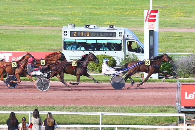 Photo d'arrivée de la course pmu PRIX DE SOUILLAC à ENGHIEN le Mercredi 21 juillet 2021