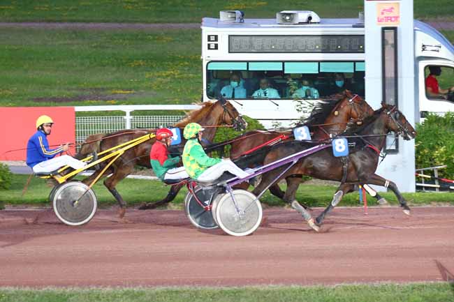 Photo d'arrivée de la course pmu PRIX DE LA GARE DU NORD à ENGHIEN le Mercredi 21 juillet 2021