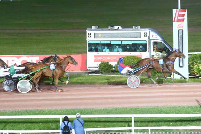 Photo d'arrivée de la course pmu PRIX DE CLIGNANCOURT à ENGHIEN le Mercredi 28 juillet 2021