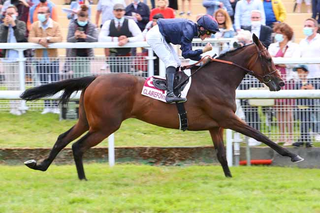 Photo d'arrivée de la course pmu GRAND PRIX DE CLAIREFONTAINE (PRIX FERME SAINT-SIMEON) à CLAIREFONTAINE le Dimanche 1 août 2021