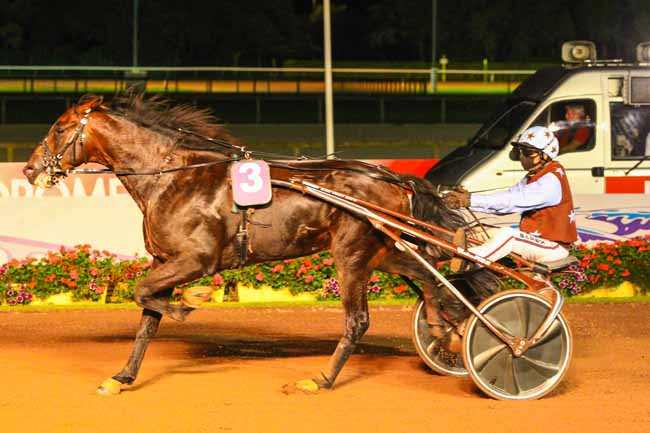 Photo d'arrivée de la course pmu PRIX DES PIMPRENELLES à CABOURG le Vendredi 6 août 2021