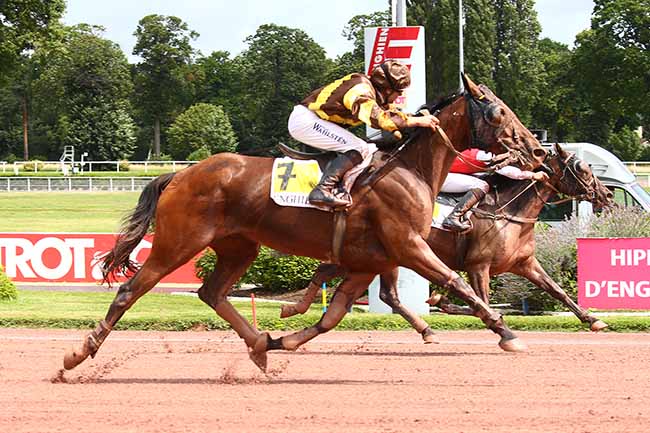 Photo d'arrivée de la course pmu PRIX DE MONTEVRAIN à ENGHIEN le Samedi 7 août 2021