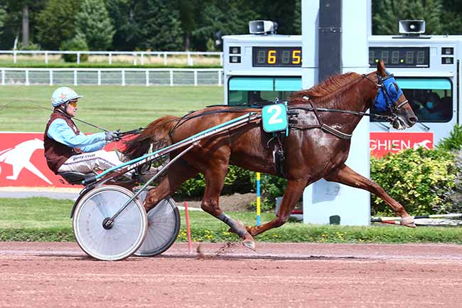 Photo d'arrivée de la course pmu PRIX D'UZES à ENGHIEN le Samedi 7 août 2021