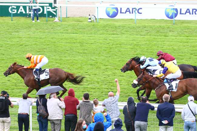 Photo d'arrivée de la course pmu LARC PRIX MAURICE DE GHEEST à DEAUVILLE le Dimanche 8 août 2021