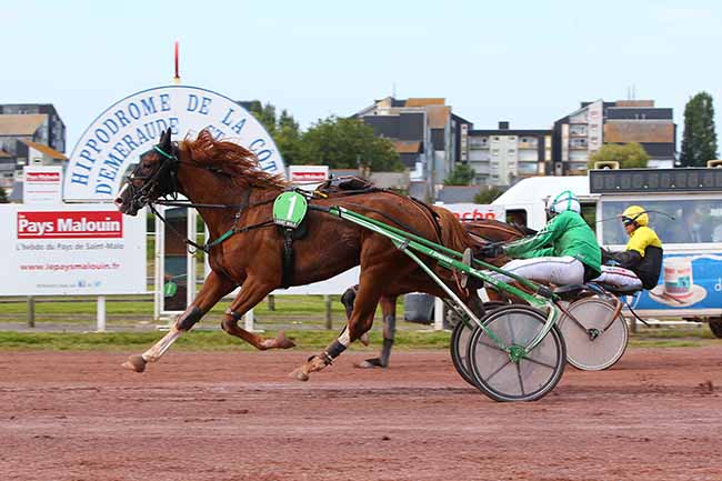 Photo d'arrivée de la course pmu PRIX L'AMIRAL SAINT-MALO à SAINT MALO le Mercredi 11 août 2021