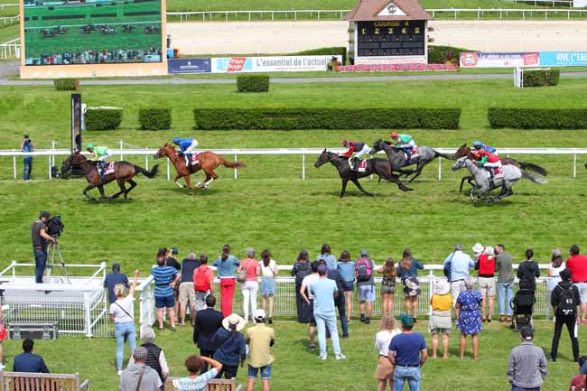 Photo d'arrivée de la course pmu PRIX FEDERATION DES PROPRIETAIRES DU GALOP (PRIX LE CONQUERANT) à CLAIREFONTAINE le Mercredi 11 août 2021