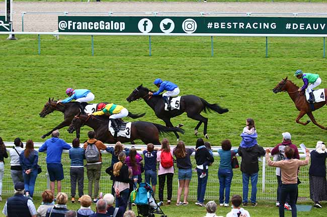 Photo d'arrivée de la course pmu PRIX MAMMA MIA (PRIX DE LOUVIERS-EN-AUGE) à DEAUVILLE le Mardi 17 août 2021
