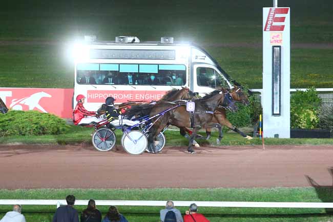 Photo d'arrivée de la course pmu PRIX DE LA VILLE DE SAINT-GRATIEN à ENGHIEN le Mercredi 18 août 2021