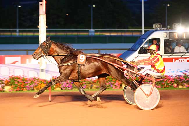 Photo d'arrivée de la course pmu PRIX DES LANTANAS à CABOURG le Vendredi 20 août 2021