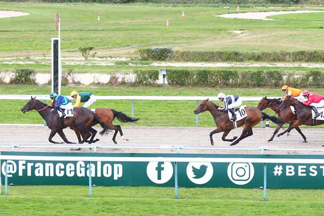 Photo d'arrivée de la course pmu PRIX DE LA RECONVERSION DES CHEVAUX DE COURSES (PRIX DES CHENETTES) à DEAUVILLE le Samedi 28 août 2021