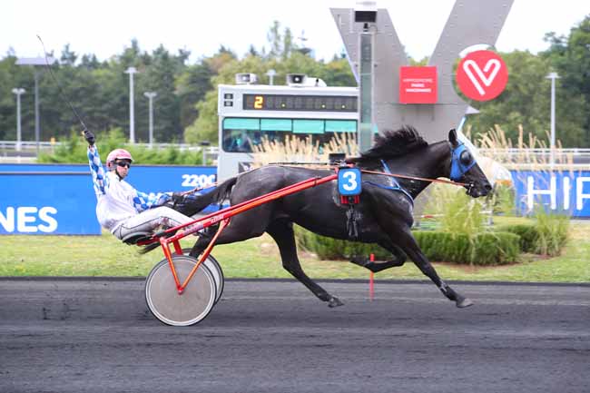 Photo d'arrivée de la course pmu PRIX DE SAINT-MANDE à PARIS-VINCENNES le Samedi 28 août 2021