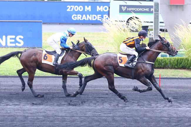 Photo d'arrivée de la course pmu PRIX KOZYR à PARIS-VINCENNES le Lundi 30 août 2021
