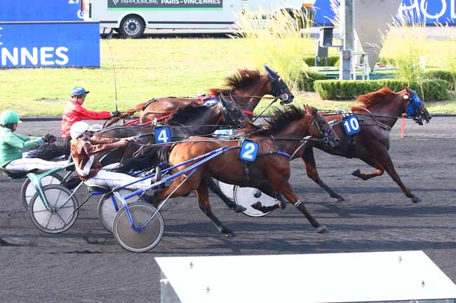 Photo d'arrivée de la course pmu PRIX DE JUSSEY à PARIS-VINCENNES le Lundi 30 août 2021