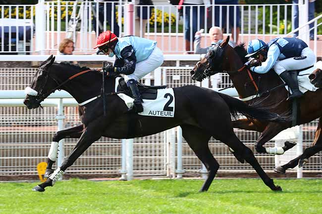 Photo d'arrivée de la course pmu PRIX PIERRE ET JEAN-MARIE MERCIER à AUTEUIL le Mercredi 1 septembre 2021