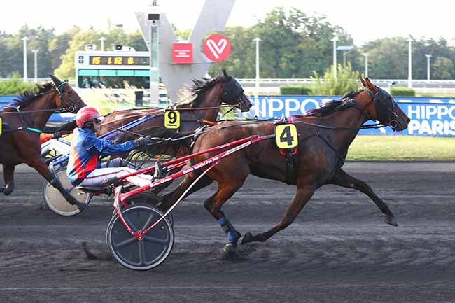 Photo d'arrivée de la course pmu PRIX DE CHARTRES à PARIS-VINCENNES le Mercredi 1 septembre 2021