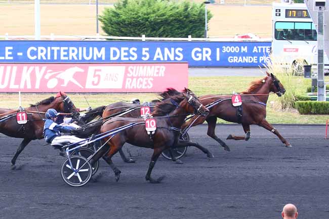 Photo d'arrivée de la course pmu SULKY 5 ANS FINALE - CRITERIUM DES 5 ANS à PARIS-VINCENNES le Samedi 4 septembre 2021