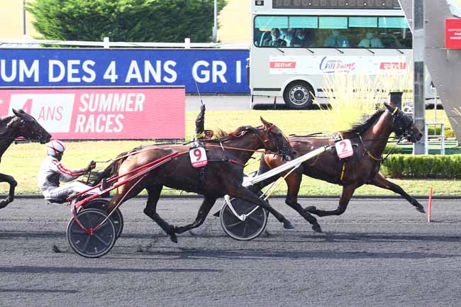 Photo d'arrivée de la course pmu SULKY 4 ANS FINALE - CRITERIUM DES 4 ANS à PARIS-VINCENNES le Samedi 4 septembre 2021