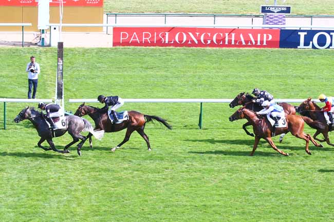 Photo d'arrivée de la course pmu PRIX DES GRANDES CARRIERES à LONGCHAMP le Dimanche 5 septembre 2021