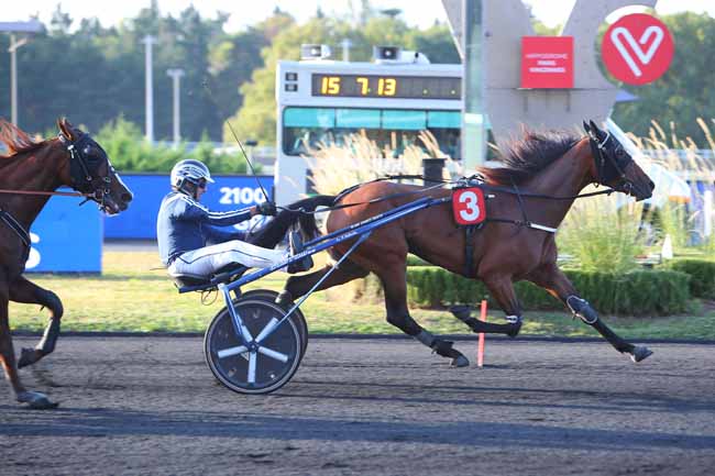 Photo d'arrivée de la course pmu PRIX INO à PARIS-VINCENNES le Mardi 7 septembre 2021