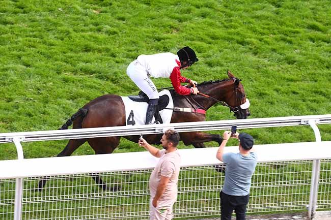 Photo d'arrivée de la course pmu PRIX CADOUDAL à AUTEUIL le Lundi 13 septembre 2021