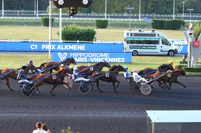Photo d'arrivée de la course pmu PRIX ALKMENE à PARIS-VINCENNES le Vendredi 17 septembre 2021