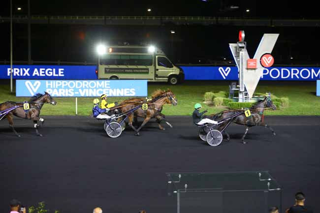 Photo d'arrivée de la course pmu PRIX AEGLE à PARIS-VINCENNES le Vendredi 17 septembre 2021