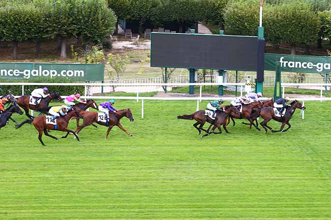 Photo d'arrivée de la course pmu PRIX DES FALAISES DE CRAIES à SAINT CLOUD le Samedi 18 septembre 2021