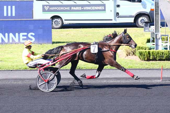 Photo d'arrivée de la course pmu PRIX DE TAVERNY à PARIS-VINCENNES le Jeudi 23 septembre 2021