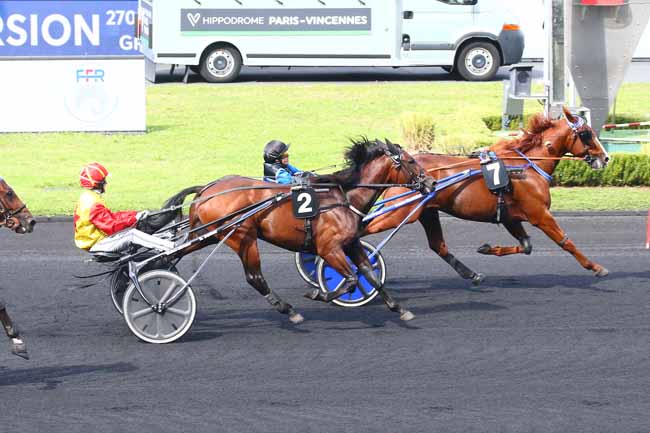 Photo d'arrivée de la course pmu PRIX FEDERATION FRANCAISE DE LA RECONVERSION à PARIS-VINCENNES le Dimanche 26 septembre 2021