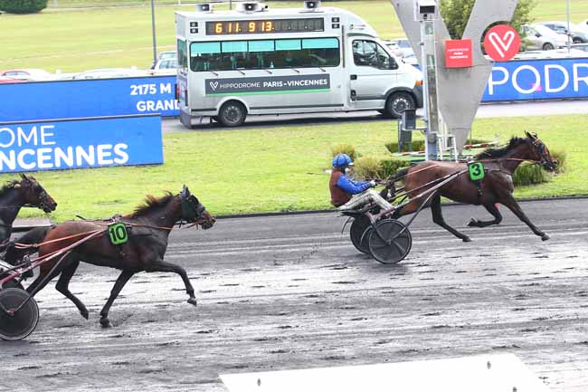 Photo d'arrivée de la course pmu PRIX DE TOURS à PARIS-VINCENNES le Dimanche 26 septembre 2021