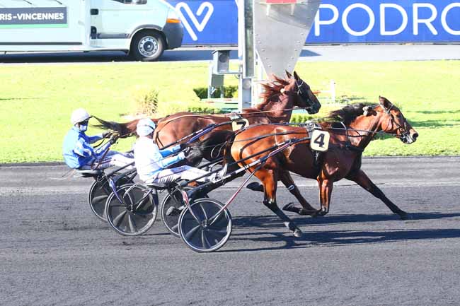 Photo d'arrivée de la course pmu PRIX EMILE BEZIERE à PARIS-VINCENNES le Mardi 28 septembre 2021