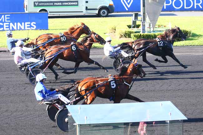 Photo d'arrivée de la course pmu PRIX BIANCA à PARIS-VINCENNES le Mardi 28 septembre 2021