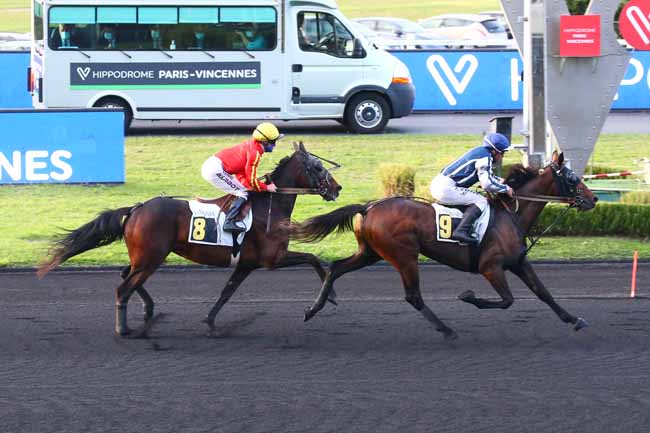 Photo d'arrivée de la course pmu PRIX ARTEMIS à PARIS-VINCENNES le Mardi 28 septembre 2021