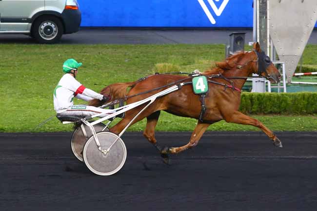 Photo d'arrivée de la course pmu PRIX DE MILLY LA FORET à PARIS-VINCENNES le Mardi 28 septembre 2021