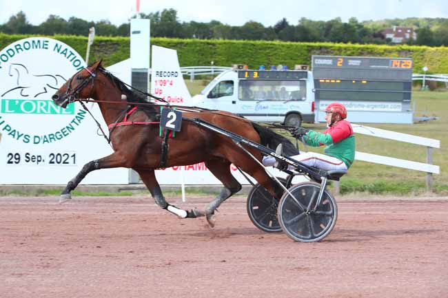 Photo d'arrivée de la course pmu PRIX DE LA TAPISSERIE DE BAYEUX à ARGENTAN le Mercredi 29 septembre 2021