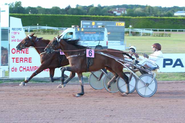 Photo d'arrivée de la course pmu PRIX DES PLAGES DU DEBARQUEMENT à ARGENTAN le Mercredi 29 septembre 2021