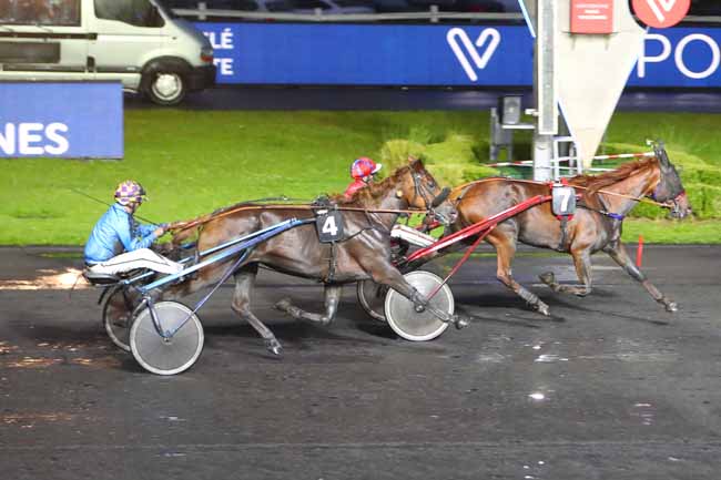 Photo d'arrivée de la course pmu PRIX ELLA à PARIS-VINCENNES le Vendredi 1 octobre 2021