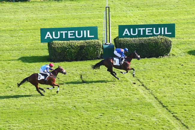 Photo d'arrivée de la course pmu PRIX ANDRE ADELE à AUTEUIL le Dimanche 10 octobre 2021