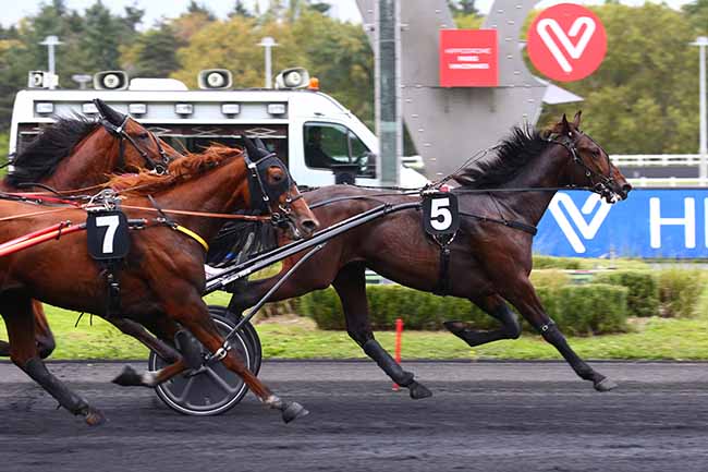 Photo d'arrivée de la course pmu PRIX PHAEDRA à PARIS-VINCENNES le Mardi 12 octobre 2021