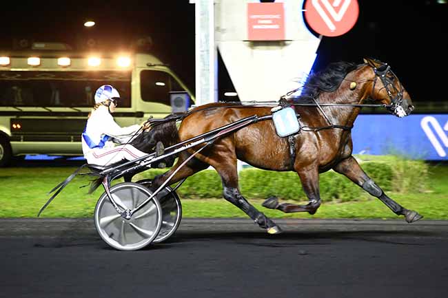 Photo d'arrivée de la course pmu PRIX BETELGEUSE à PARIS-VINCENNES le Mardi 12 octobre 2021