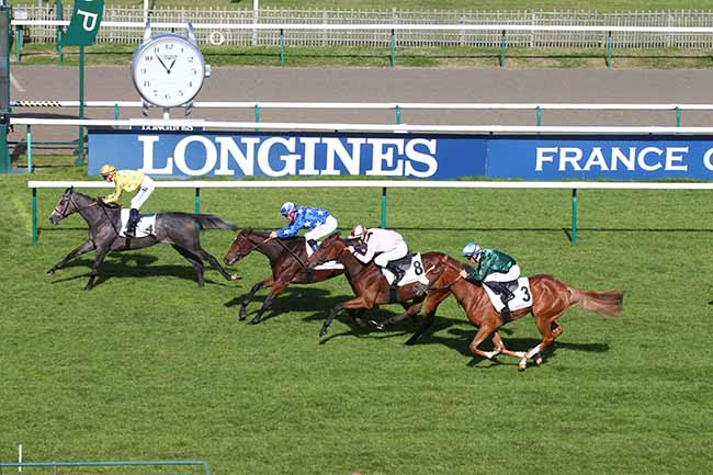 Photo d'arrivée de la course pmu PRIX DE LA MARE AUX OISEAUX à CHANTILLY le Mercredi 13 octobre 2021