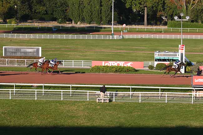 Photo d'arrivée de la course pmu PRIX DE LA PLACE DU CANADA à ENGHIEN le Jeudi 14 octobre 2021