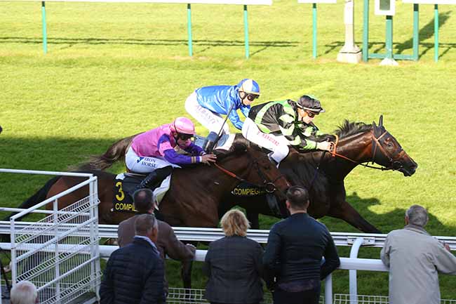 Photo d'arrivée de la course pmu PRIX DE MONCHY HUMIERES à COMPIEGNE le Vendredi 15 octobre 2021