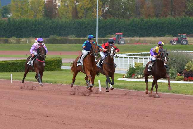Photo d'arrivée de la course pmu PRIX DE JONQUIERES à ENGHIEN le Lundi 18 octobre 2021