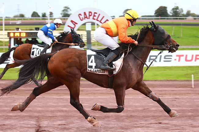 Photo d'arrivée de la course pmu PRIX FRANCOIS CAILLE à LA CAPELLE le Mercredi 20 octobre 2021
