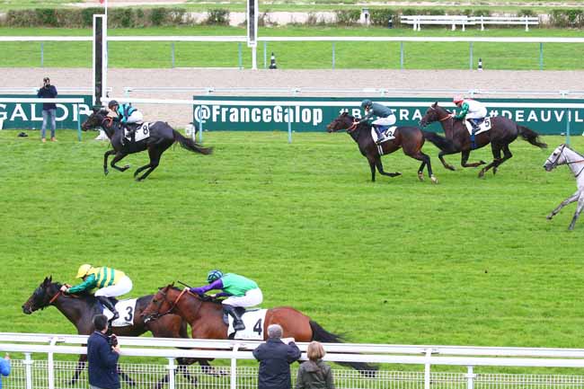 Photo d'arrivée de la course pmu PRIX DES ARCADES à DEAUVILLE le Mercredi 20 octobre 2021