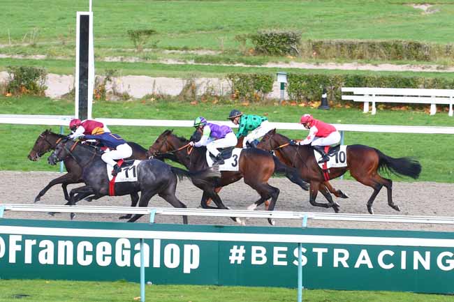 Photo d'arrivée de la course pmu PRIX DE LA FORET D'EVREUX à DEAUVILLE le Jeudi 21 octobre 2021