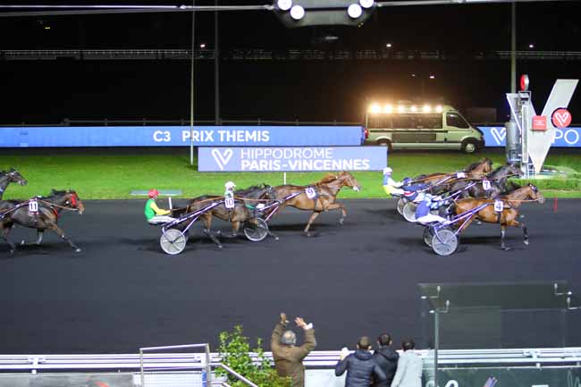 Photo d'arrivée de la course pmu PRIX THEMIS à PARIS-VINCENNES le Vendredi 22 octobre 2021